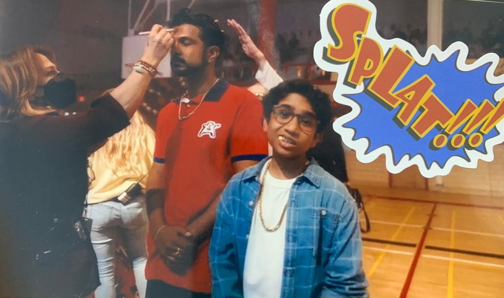 Set still